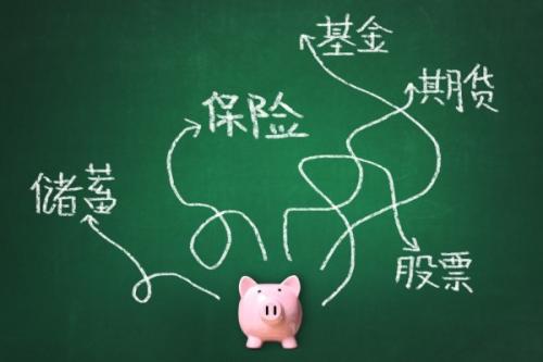 55歲以上老人如何買保險(xiǎn)？重疾險(xiǎn)賠錢多，為何我卻選了這2種險(xiǎn)？